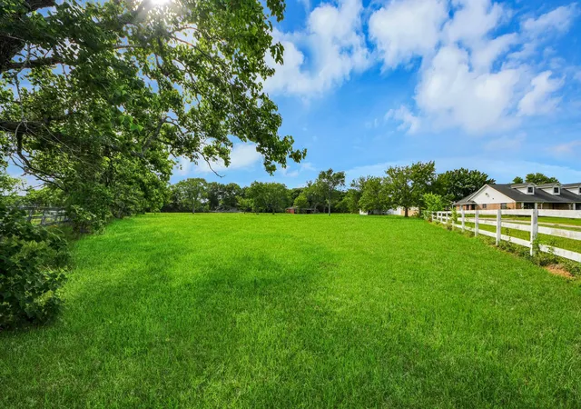 2nd image of 12746 Roy Rd, Pearland, TX 77581 | MLS# 61684548
