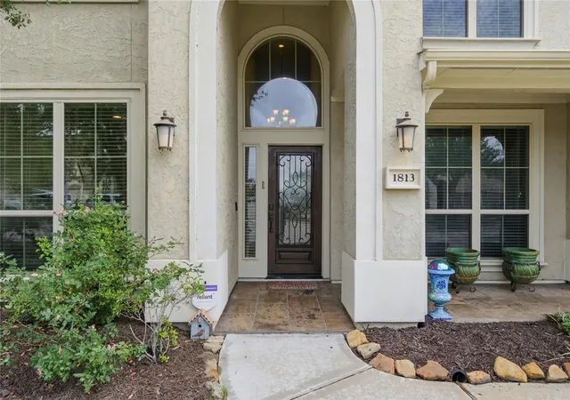 Photo 3 of Sale Pending at 1813 Emerald Tr Ln, Pearland, TX 77584 | MLS# 85754195 | Listing updated on 2026-09-14