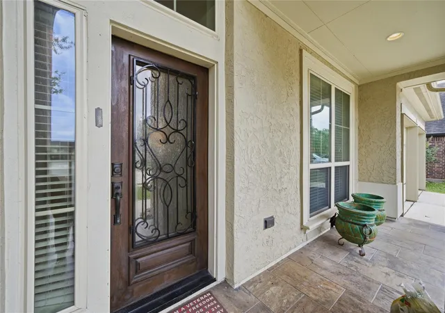 Photo 3 of Sale Pending at 1813 Emerald Tr Ln, Pearland, TX 77584 | MLS# 85754195 | Listing updated on 2026-09-14