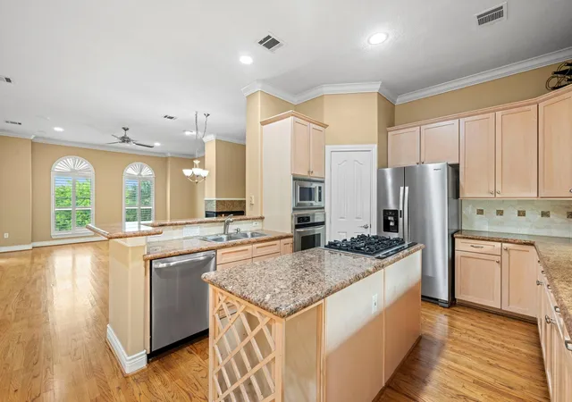 5th image of 2604 Chenevert St, Houston, TX 77004 | MLS# 46904358