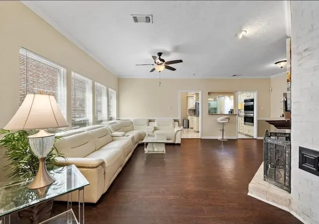 Photo 2 of Single family home for sale at 6729 Tournament Dr, Houston, TX 77069 | MLS# 39958043 | Listing updated on 2026-09-09