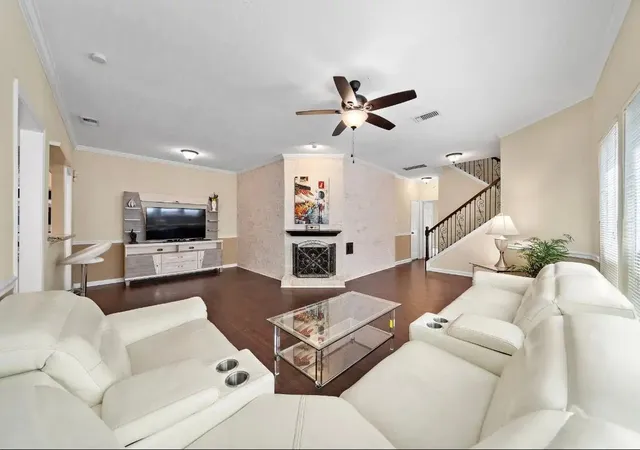 Photo 3 of Single family home for sale at 6729 Tournament Dr, Houston, TX 77069 | MLS# 39958043 | Listing updated on 2026-09-09