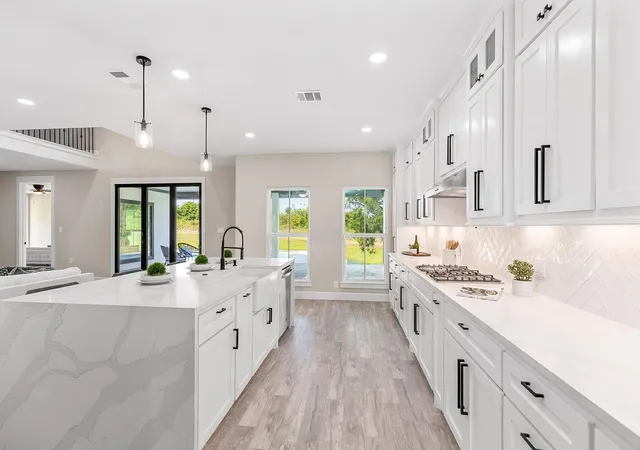 Photo 4 of Single family home for sale at 19123 Grandview Pt, Montgomery, TX 77356 | MLS# 69618461 | Listing updated on 2026-08-29