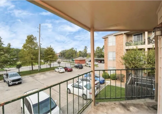 Homes for sale in Houston, TX | 3770 Lovers Wood Ln #606, Houston, TX 77014 | MLS# 31064336