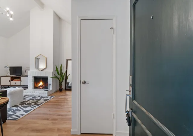 Photo 2 of Condo for sale at 2100 Tanglewilde St #422, Houston, TX 77063 | MLS# 62786623 | Listing updated on 2026-08-29