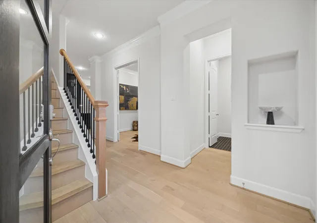 2nd image of 334 W 26th St, Houston, TX 77008 | MLS# 71728137