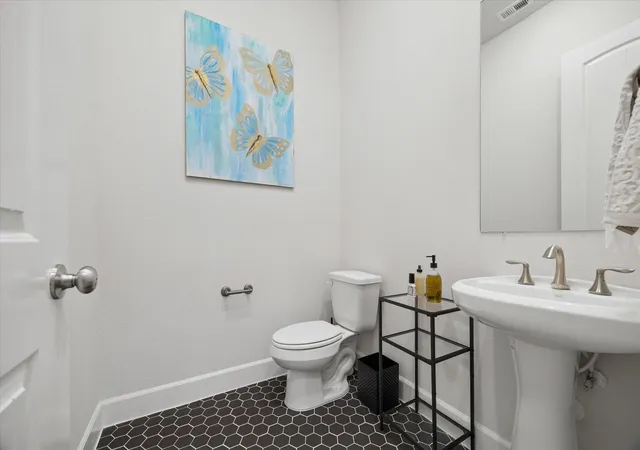 3rd image of 334 W 26th St, Houston, TX 77008 | MLS# 71728137