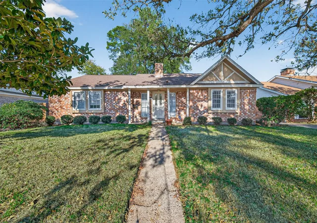 Photo 1 of Single family home for sale at 6038 Greenmont Dr, Houston, TX 77092 | MLS# 23733760 | Listing updated on 2026-07-19
