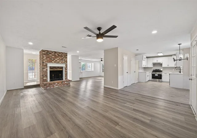 Photo 3 of Single family home for sale at 6038 Greenmont Dr, Houston, TX 77092 | MLS# 23733760 | Listing updated on 2026-07-19