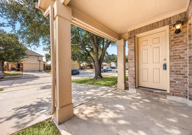 Photo 2 of Sale Pending at 19714 Shores Edge Dr, Tomball, TX 77375 | MLS# 97811804 | Listing updated on 2026-10-03