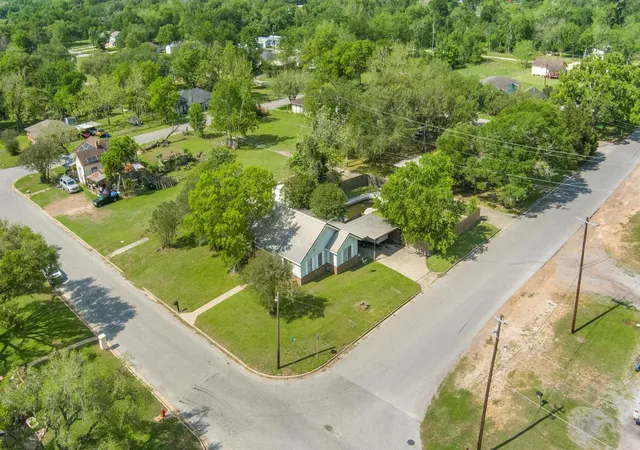 Homes for sale in Hempstead, TX | 211 15Th St, Hempstead, TX 77445 | MLS# 37259066