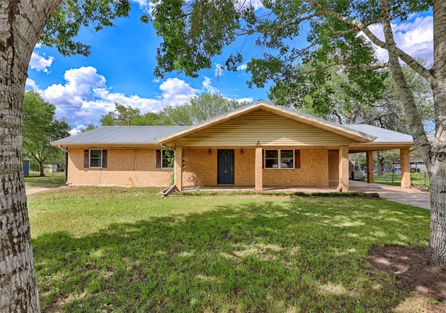Photo 2 of Sale Pending at 705 S La Grange St, Flatonia, TX 78941 | MLS# 93808080 | Listing updated on 2026-09-24