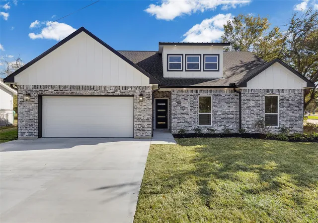 Homes for sale in Beaumont, TX | 2950 Gulf St, Beaumont, TX 77703 | MLS# 78993107