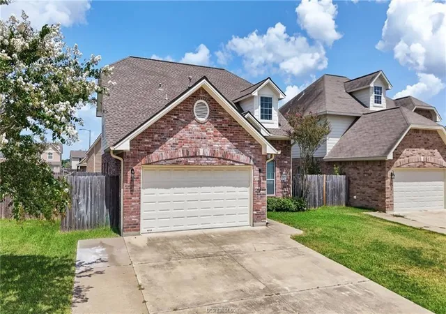 Photo 3 of Single family home for sale at 6915 Appomattox Dr, College Station, TX 77845 | MLS# 23768136 | Listing updated on 2026-09-06