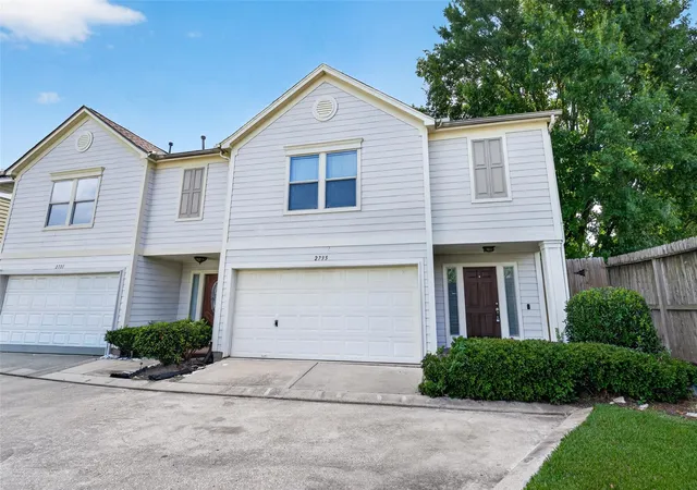 Photo 1 of Townhouse for sale at 2735 Woodridge Manor Dr, Houston, TX 77087 | MLS# 28394846 | Listing updated on 2026-09-18