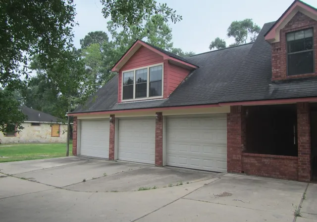 Photo 2 of Sale Pending at 5934 Deerwood Dr, Conroe, TX 77306 | MLS# 2312210 | Listing updated on 2026-08-24
