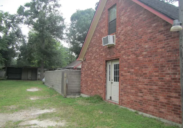 Photo 3 of Sale Pending at 5934 Deerwood Dr, Conroe, TX 77306 | MLS# 2312210 | Listing updated on 2026-08-24