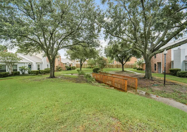 Photo 2 of Sale Pending at 11907 Southlake Dr, Houston, TX 77077 | MLS# 27146732 | Listing updated on 2026-08-27