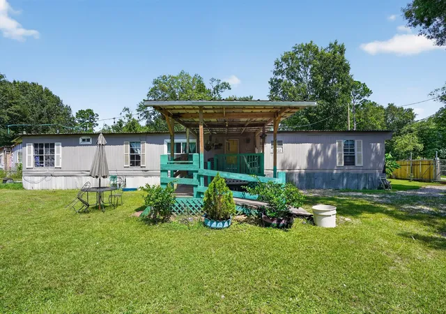 Photo 1 of Single family home for sale at 11 June Ln, Shepherd, TX 77371 | MLS# 64730920 | Listing updated on 2026-07-25