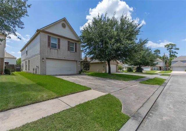 Photo 3 of Single family home for sale at 11027 Bauer Elm St, Houston, TX 77044 | MLS# 70947239 | Listing updated on 2026-09-19