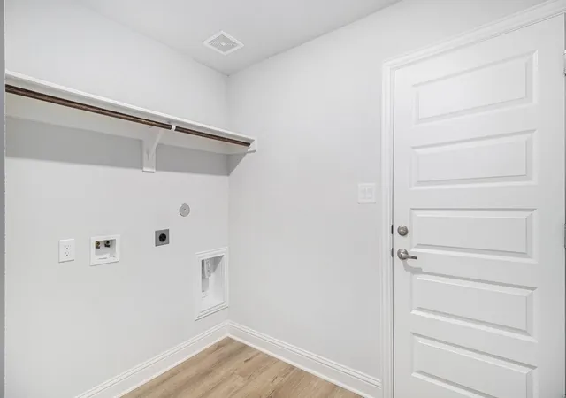 Single family home for sale at 9 Keystone Ct, Angleton, TX 77515 | MLS# 65836168