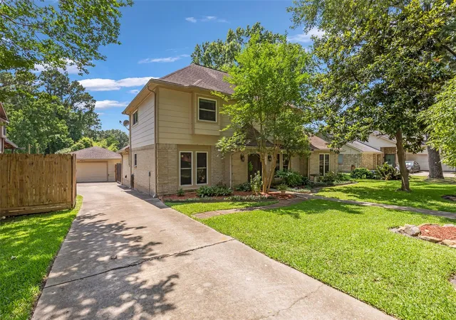 Photo 2 of Single family home for sale at 19611 Suncove Ln, Humble, TX 77346 | MLS# 69322080 | Listing updated on 2026-07-20