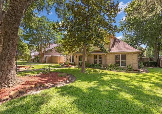 Photo 3 of Single family home for sale at 19611 Suncove Ln, Humble, TX 77346 | MLS# 69322080 | Listing updated on 2026-07-20