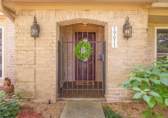 Photo 4 of Single family home for sale at 19611 Suncove Ln, Humble, TX 77346 | MLS# 69322080 | Listing updated on 2026-07-20