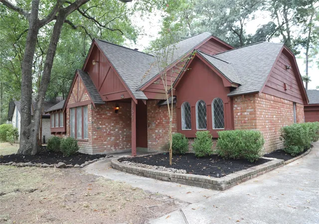 Photo 2 of Single family home for sale at 2027 Shadow Rock Dr, Houston, TX 77339 | MLS# 75995293 | Listing updated on 2026-08-28