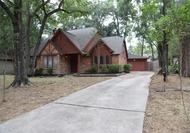 Photo 3 of Single family home for sale at 2027 Shadow Rock Dr, Houston, TX 77339 | MLS# 75995293 | Listing updated on 2026-08-28