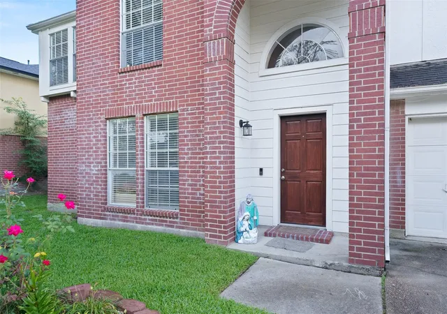 Photo 2 of Single family home for sale at 28723 Sedgefield St, Spring, TX 77386 | MLS# 12771007 | Listing updated on 2026-09-09