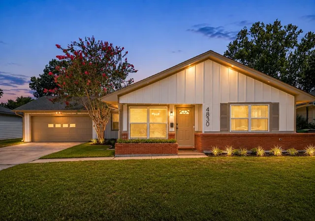 Single family home for sale at 4830 Hummingbird St, Houston, TX 77035 | MLS# 55008238