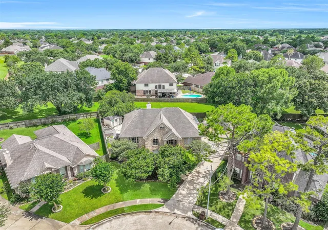 35th image of 1402 Pine Meadow Ct, Pearland, TX 77581 | MLS# 57544046