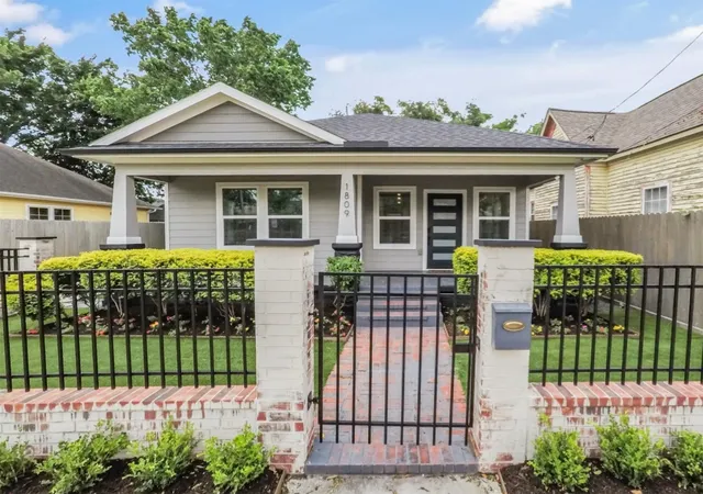 1st image of 1809 Hardy St, Houston, TX 77026 | MLS# 774672