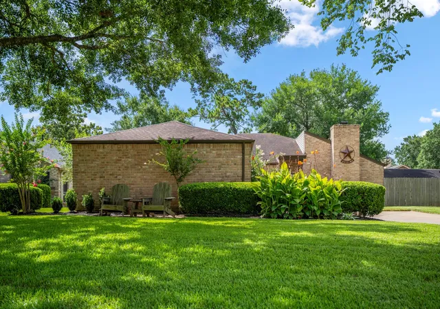 Photo 2 of Sale Pending at 20311 Lake Sherwood Dr, Katy, TX 77450 | MLS# 3519620 | Listing updated on 2026-09-02