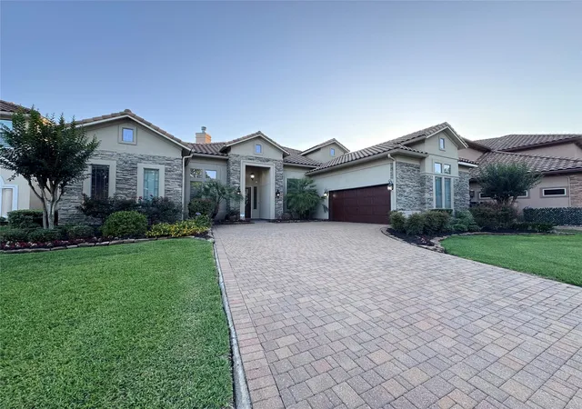 Photo 2 of Single family home for sale at 103 Lake Sterling Gate Dr, Spring, TX 77379 | MLS# 54918882 | Listing updated on 2026-09-10
