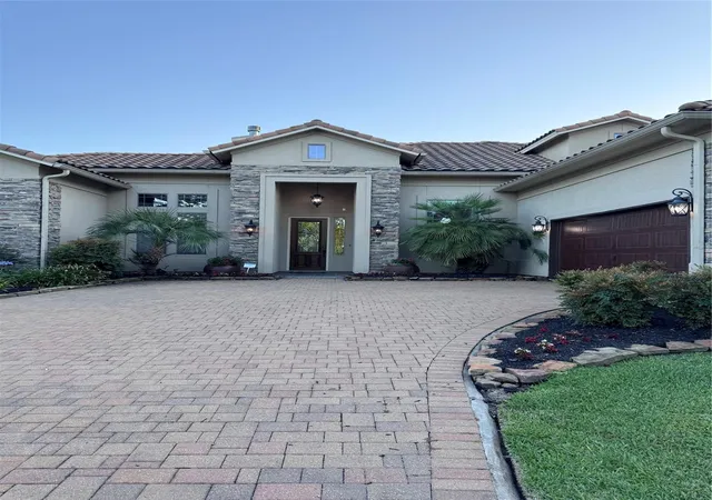 Photo 3 of Single family home for sale at 103 Lake Sterling Gate Dr, Spring, TX 77379 | MLS# 54918882 | Listing updated on 2026-09-10
