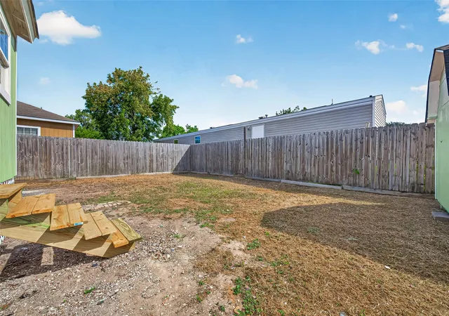 42nd image of 4619 18th St, Bacliff, TX 77518 | MLS# 23487077