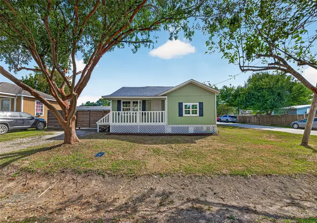 4th image of 4619 18Th St, Bacliff, TX 77518 | MLS# 23487077