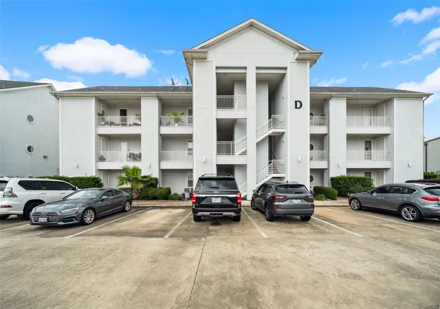 Photo 3 of Condo for sale at 168 Lake Point Blvd #D204, Conroe, TX 77356 | MLS# 63539846 | Listing updated on 2026-09-16