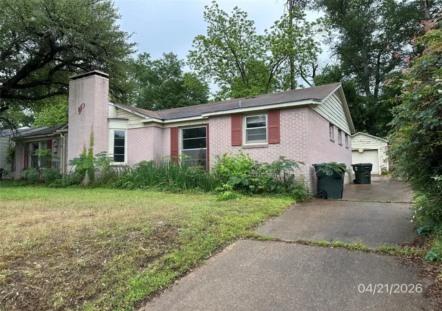 Homes for sale in Tyler, TX | 1314 S Azalea Dr, Tyler, TX 75701 | MLS# 13621061