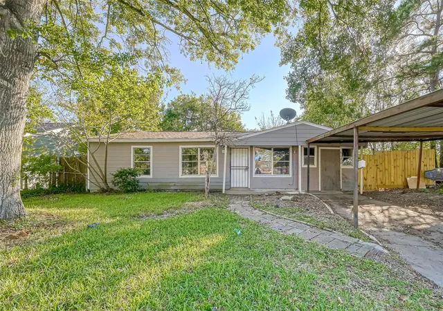 1st image of 5102 Lyndhurst Dr, Houston, TX 77033 | MLS# 43863454