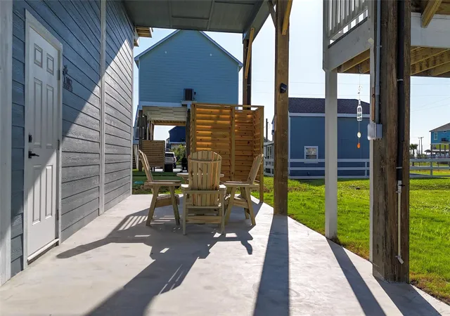 Photo 3 of Single family home for sale at 1062 Shady Ln, Gilchrist, TX 77617 | MLS# 33875578 | Listing updated on 2026-08-25