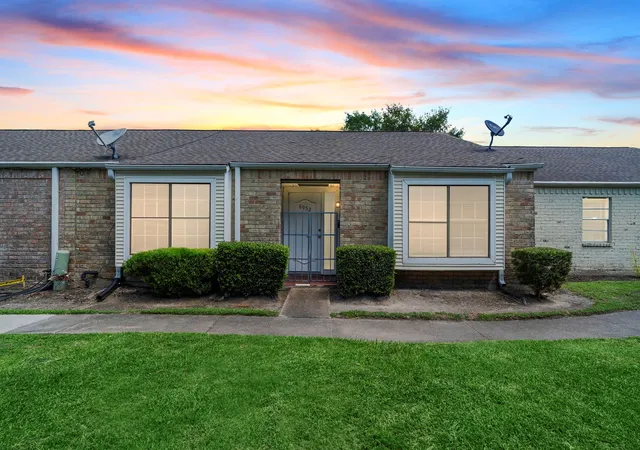 1st image of 8952 Wilcrest Dr, Houston, TX 77099 | MLS# 86979464