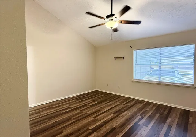 5th image of 8952 Wilcrest Dr, Houston, TX 77099 | MLS# 86979464