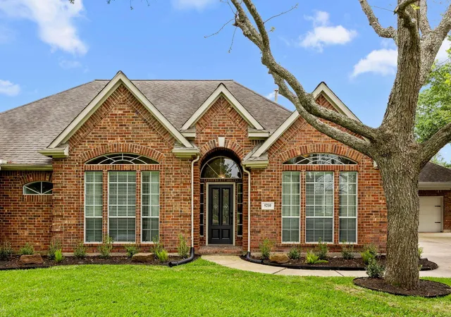 Photo 4 of Single family home for sale at 5210 Weston Dr, Fulshear, TX 77441 | MLS# 45936859 | Listing updated on 2026-07-10