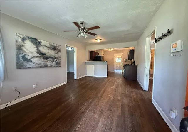 Photo 3 of Single family home for sale at 725 Kyle St, Angleton, TX 77515 | MLS# 29555450 | Listing updated on 2026-10-02