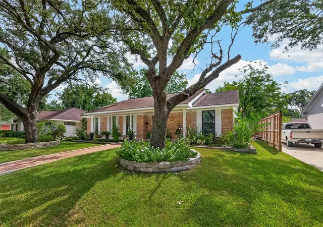 Photo 3 of Single family home for sale at 10807 Chimney Rock Rd, Houston, TX 77096 | MLS# 28616549 | Listing updated on 2026-09-01
