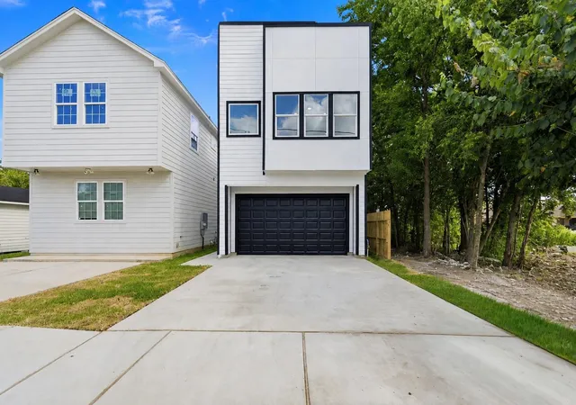 Photo 1 of Single family home for sale at 9735 Pelsey St, Houston, TX 77029 | MLS# 12113534 | Listing updated on 2026-09-19