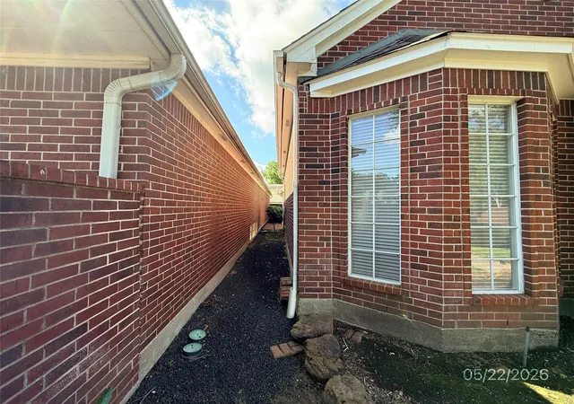 Photo 3 of Single family home for sale at 4627 Cashel Spring Dr, Houston, TX 77069 | MLS# 2607393 | Listing updated on 2026-08-21